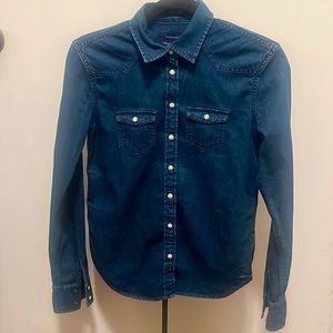American Eagle women’s jean shirt, size XS.